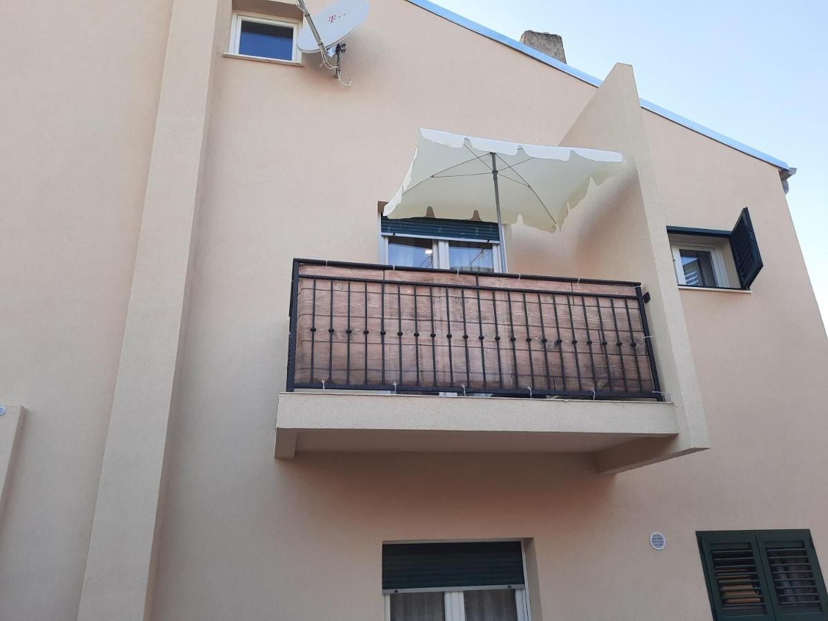 Apartman Laura M Vodice Exterior photo