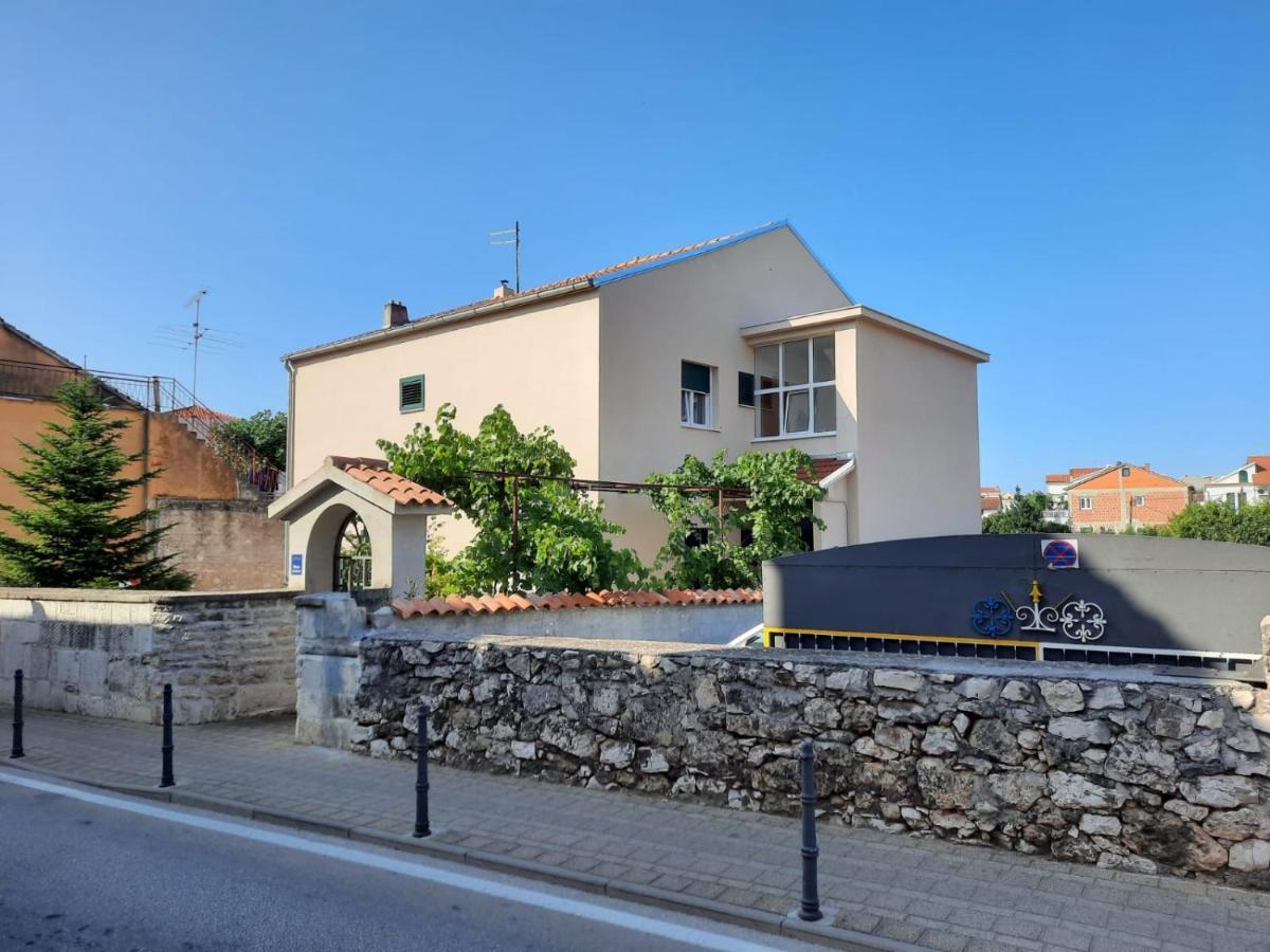 Apartman Laura M Vodice Exterior photo